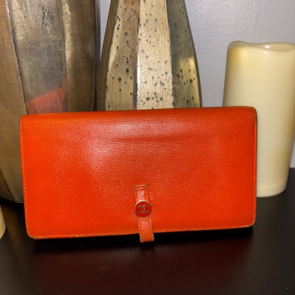 Chanel Vintage Coco Button Caviar Leather Continental Long Wallet - Picture 11 of 16